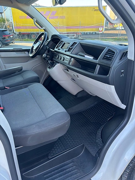 Volkswagen Transporter 7 of 16