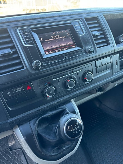 Volkswagen Transporter 9 of 16