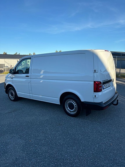 Volkswagen Transporter 3 of 5