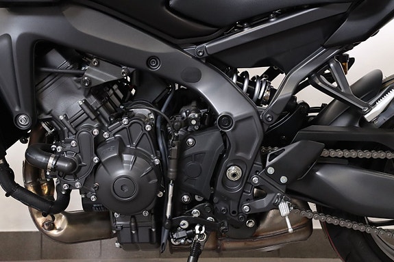 Yamaha MT-09 8 of 11