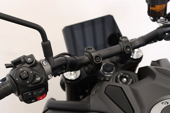 Yamaha MT-09 5 of 11
