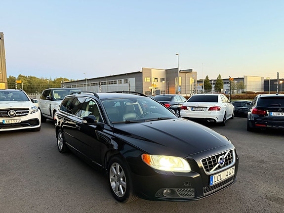 Volvo V70 7 of 23