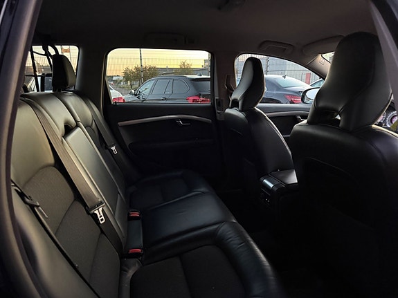 Volvo V70 13 of 23