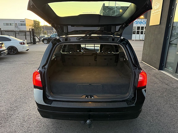 Volvo V70 12 of 23