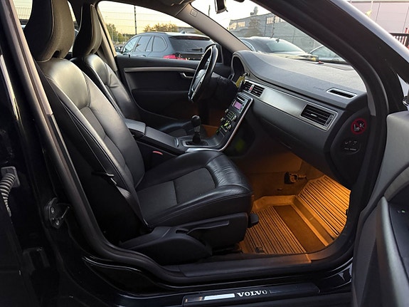 Volvo V70 14 of 23