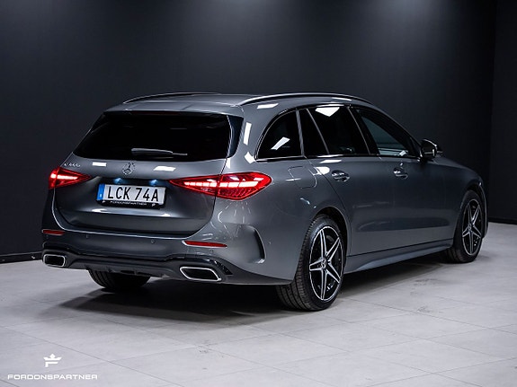 Mercedes-Benz C300 7 of 26