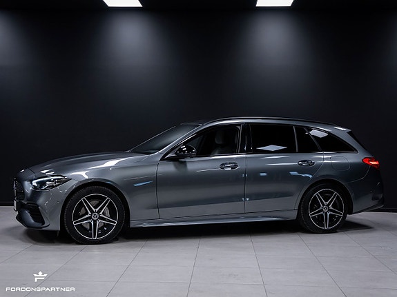 Mercedes-Benz C300 2 of 5
