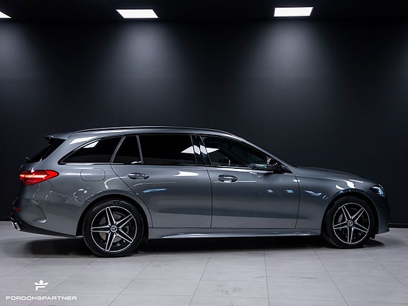 Mercedes-Benz C300 8 of 26