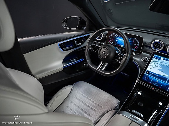 Mercedes-Benz C300 15 of 26