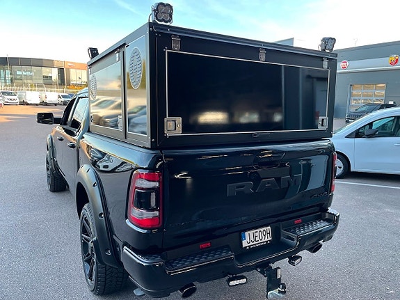 Dodge RAM 1500 2 of 19