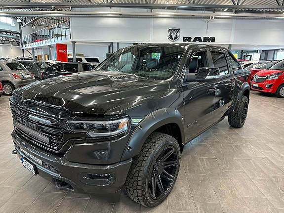 Dodge RAM 1500 2 of 11