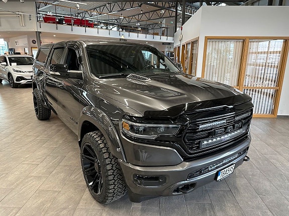 Dodge RAM 1500 10 of 17