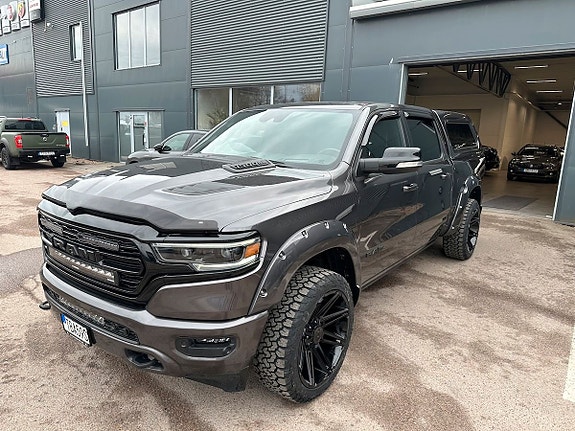 Dodge RAM 1500 2 of 17