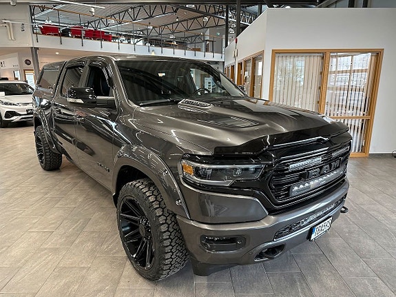 Dodge RAM 1500 9 of 17