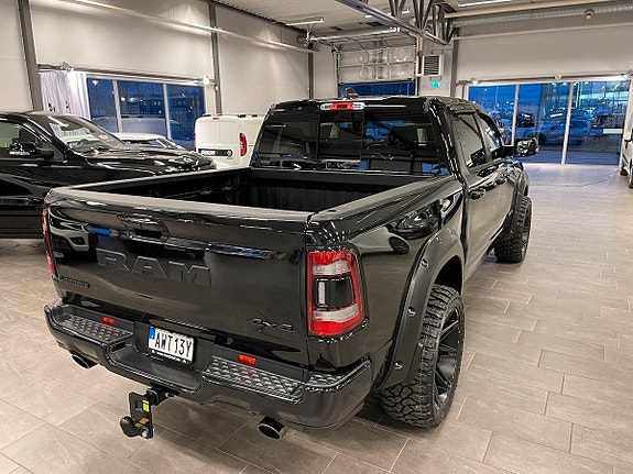 Dodge RAM 1500 10 of 12