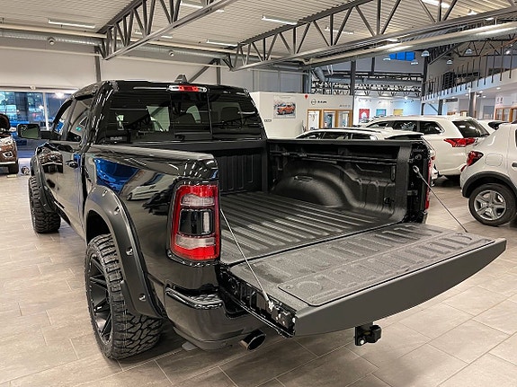 Dodge RAM 1500 8 of 12