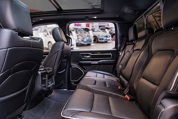 Dodge RAM 1500 18 of 19