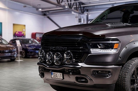 Dodge RAM 1500 3 of 19