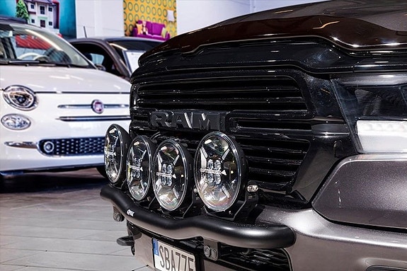 Dodge RAM 1500 8 of 19