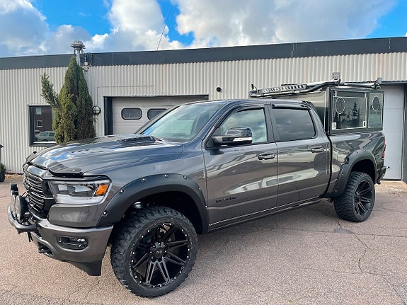 Dodge RAM 1500 2 of 10
