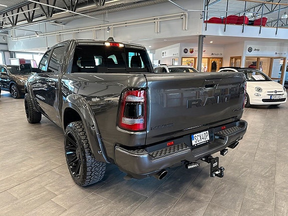 Dodge RAM 1500 8 of 19