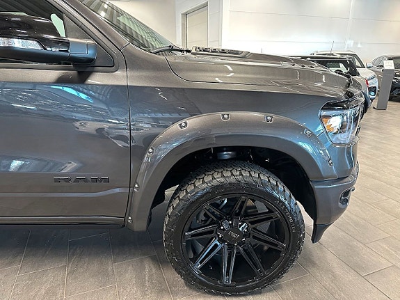 Dodge RAM 1500 10 of 19