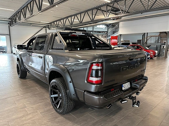 Dodge RAM 1500 5 of 16
