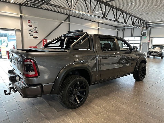 Dodge RAM 1500 9 of 16