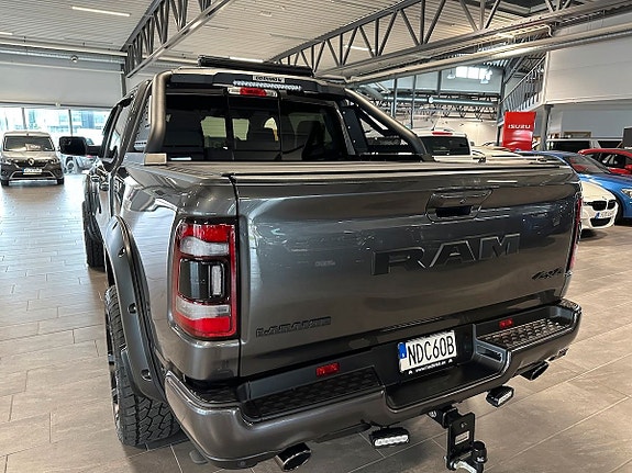 Dodge RAM 1500 12 of 16
