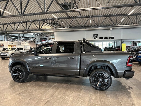 Dodge RAM 1500 3 of 16