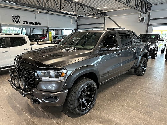 Dodge RAM 1500 10 of 16