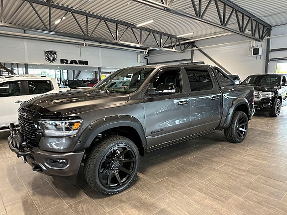 Dodge RAM 1500 2 of 16