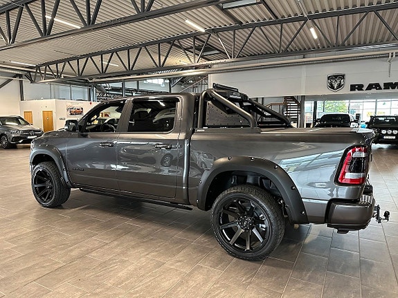 Dodge RAM 1500 11 of 16