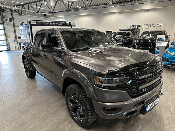 Dodge RAM 1500 3 of 11