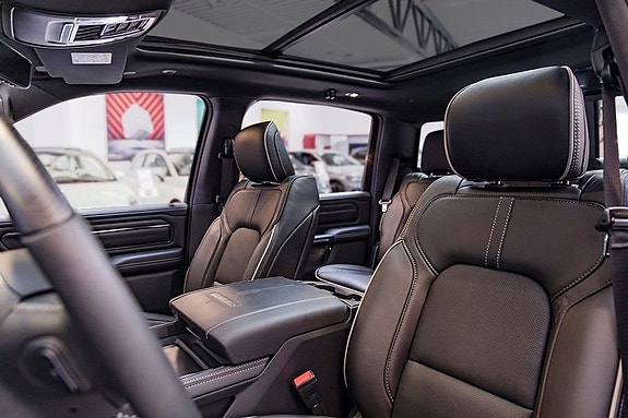 Dodge RAM 1500 14 of 16