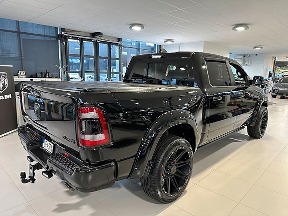 Dodge RAM 1500 14 of 23