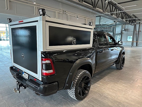 Dodge RAM 1500 8 of 18