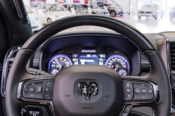 Dodge RAM 1500 12 of 18