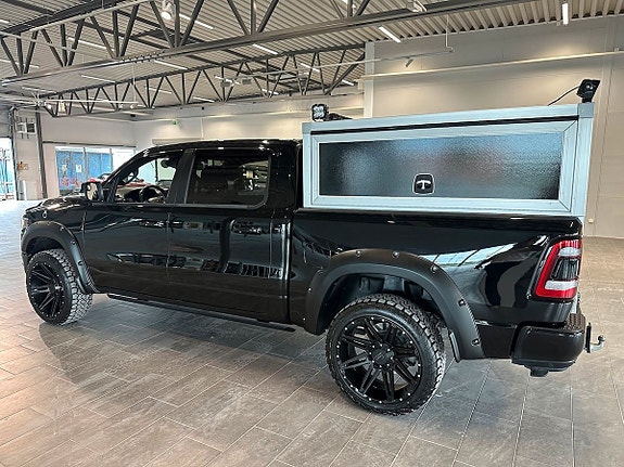 Dodge RAM 1500 9 of 18