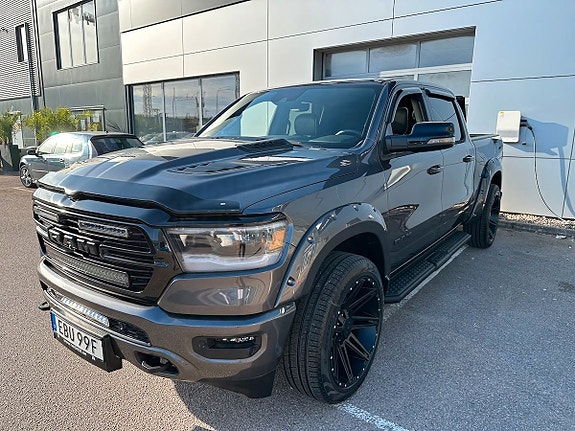 Dodge RAM 1500 4 of 12