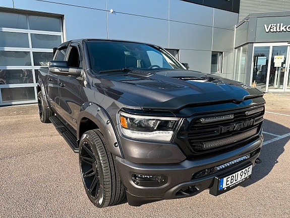 Dodge RAM 1500 3 of 12