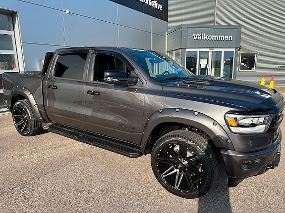 Dodge RAM 1500 10 of 12