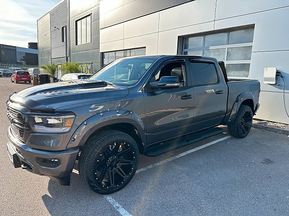 Dodge RAM 1500 6 of 12