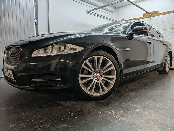 Jaguar XJ