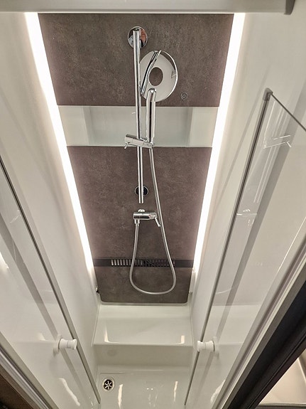 Adria MATRIX SUPREME MB 670 SL (ALDE+Ugn+Markis+Mercedes) 10 of 15