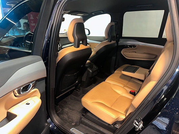 Volvo XC90 14 of 26