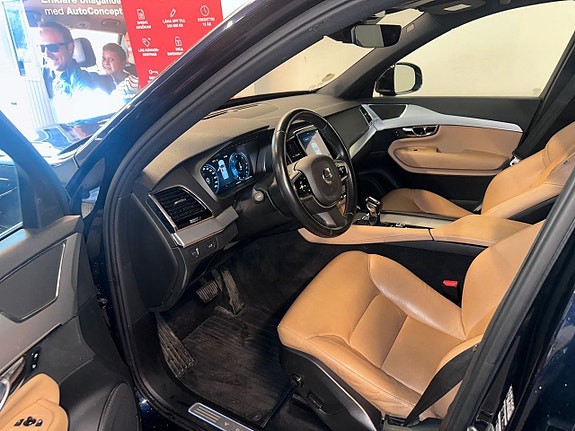 Volvo XC90 15 of 26
