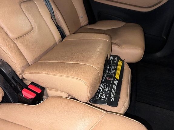 Volvo XC90 13 of 26