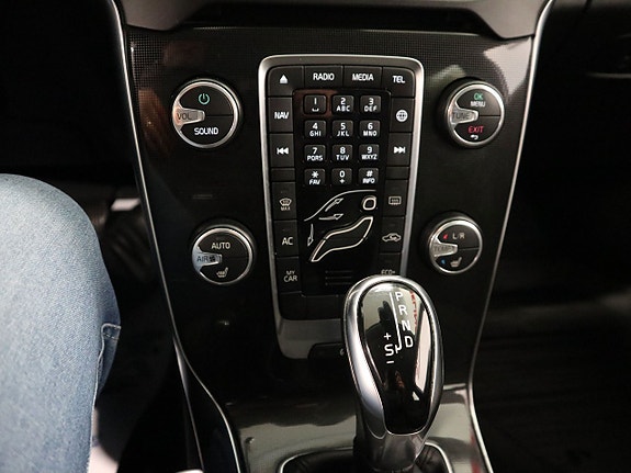 Volvo V40 Cross Country 12 of 12