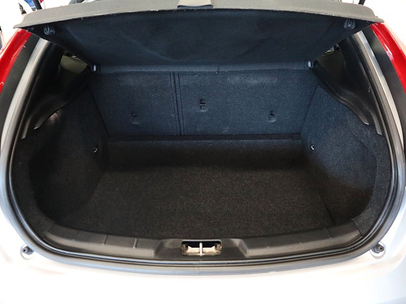 Volvo V40 Cross Country 5 of 5